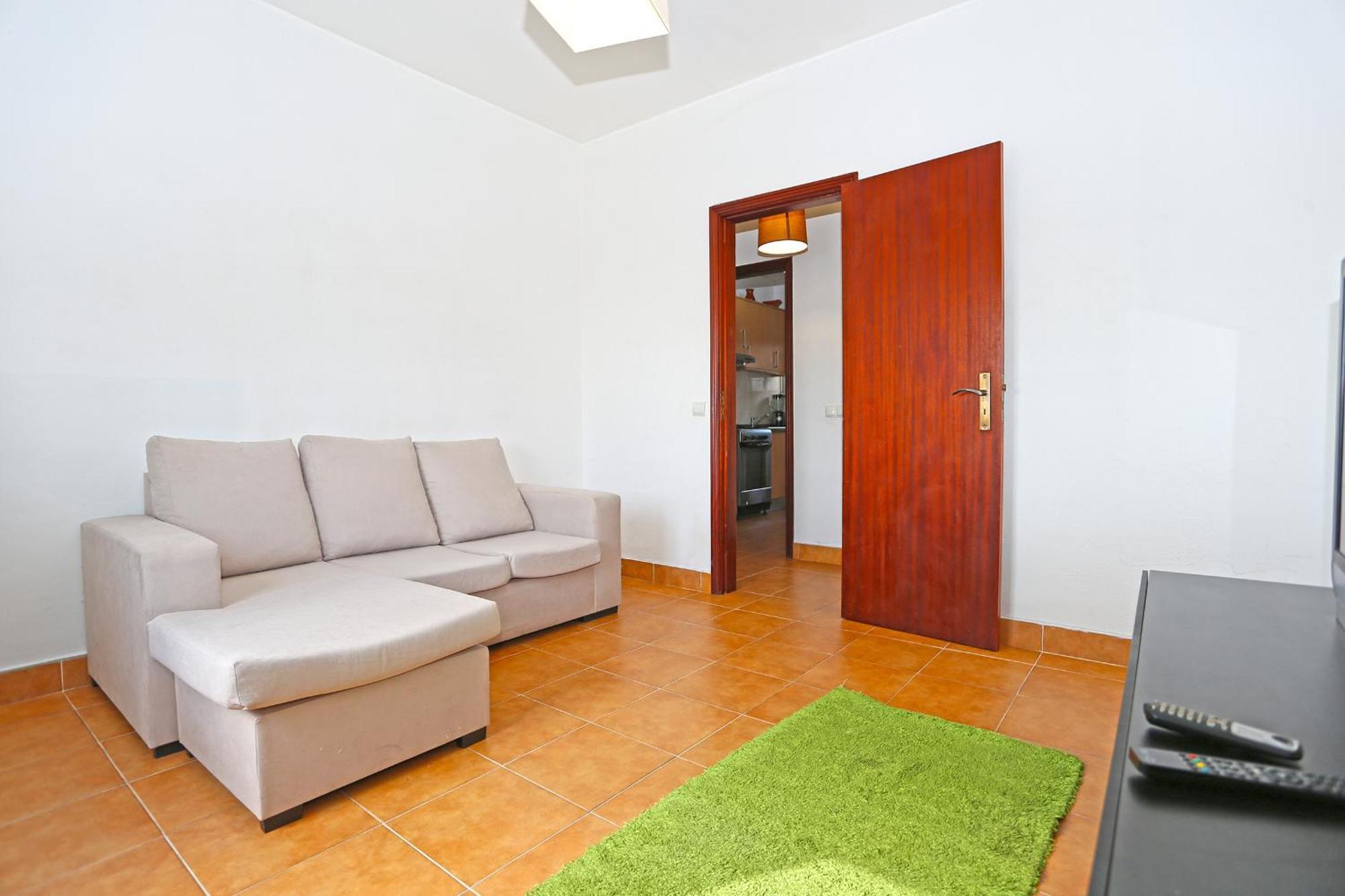 B99 - Muralhas In Appartement Lagos