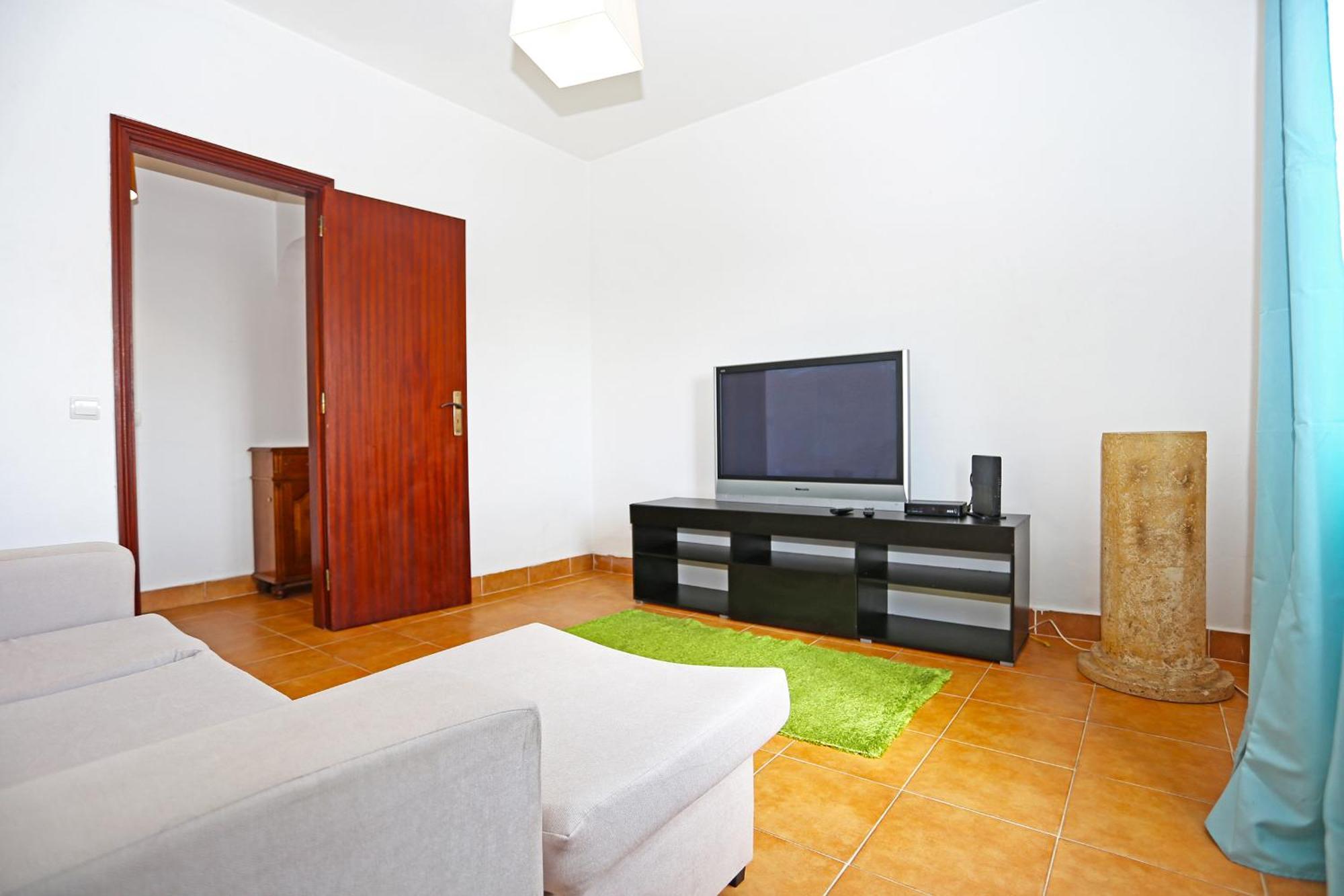 B99 - Muralhas In Apartament Lagos